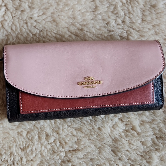 Gorgeous Coach Strawberry Colorblock Signature Leather Long Wallet ππ€π€π - Picture 16 of 16